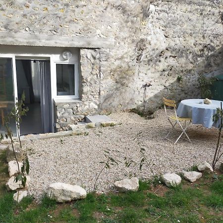 Logement Entier Dans Village Calme Guillerval Exteriör bild