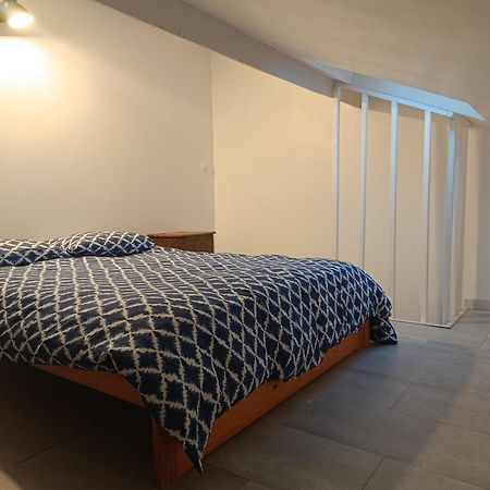 Logement Entier Dans Village Calme Guillerval Exteriör bild