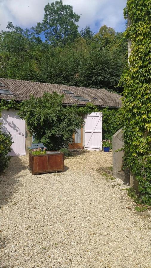 Logement Entier Dans Village Calme Guillerval Exteriör bild